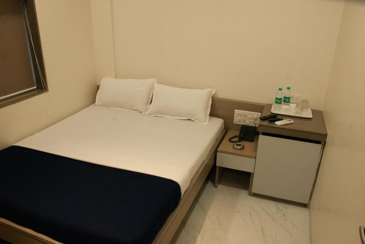 City Hotel มุมไบ ภายนอก รูปภาพ