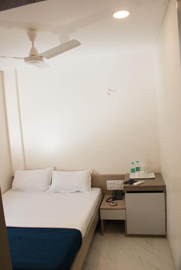 City Hotel มุมไบ ภายนอก รูปภาพ