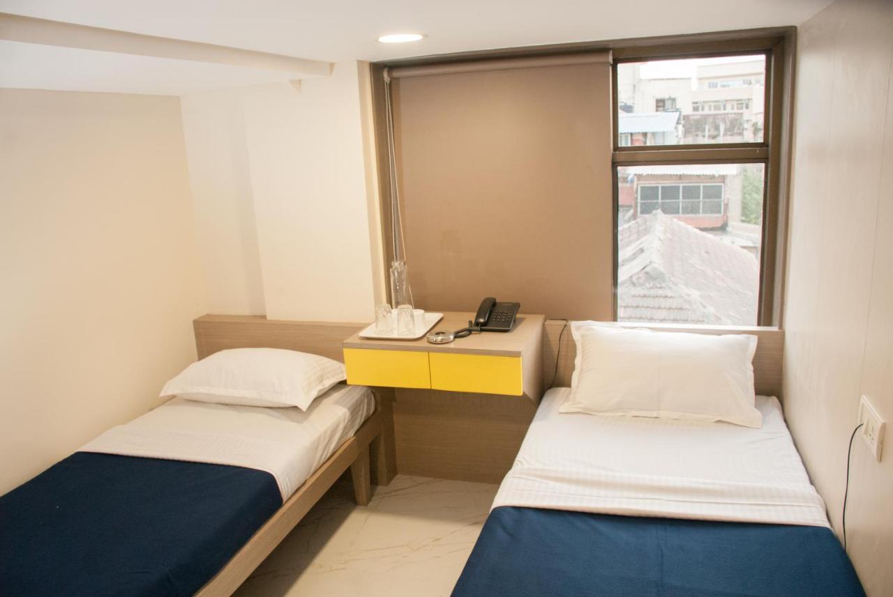 City Hotel มุมไบ ภายนอก รูปภาพ